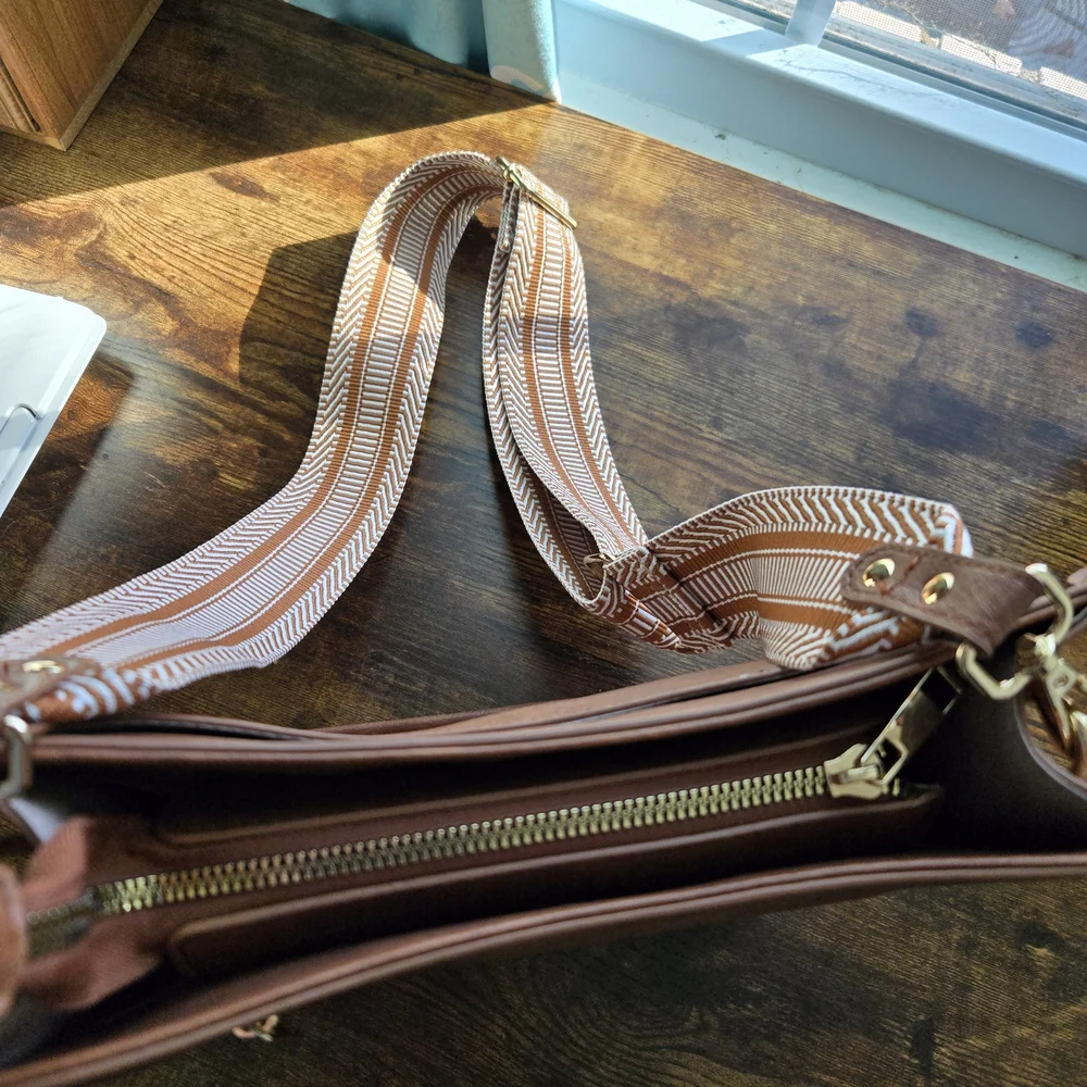 Cluci Brown Crossbody Bag with 2 Straps EUC $40 - Picture 8 of 13